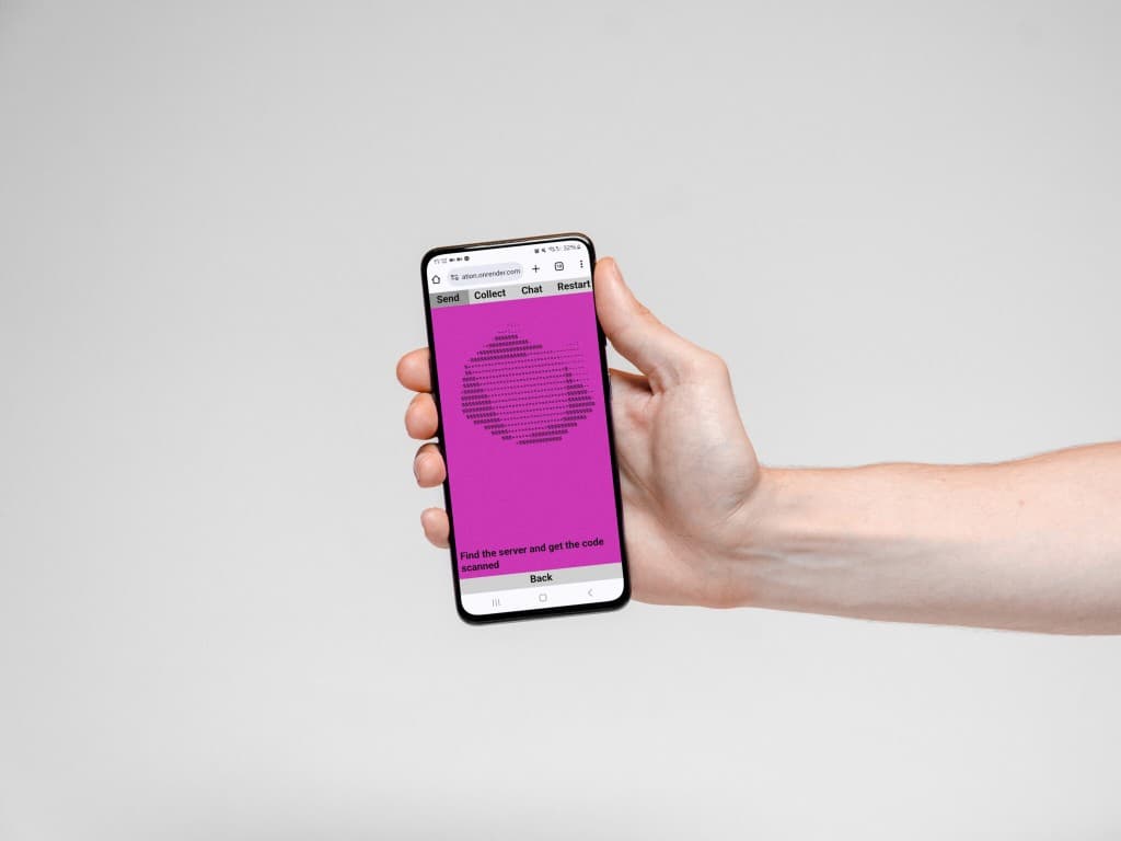 Phone mockup: client che invia un messaggio al server